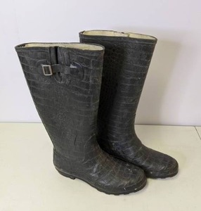 lot 559 image: Womens Rain Boots - 11W