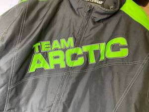lot 2 image: Arctic Cat Race Team Pit Poncho - Large