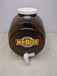 lot 357 image: Mr. Beer Home Brewery Fermenter Keg Dispenser w Lid & Spigot