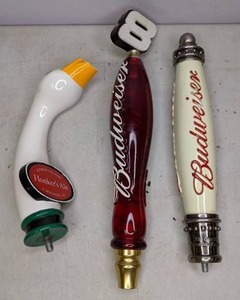 lot 358 image: Three Tap Handles Budweiser & Honkers Ale
