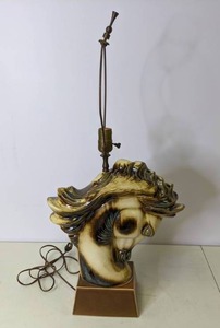 lot 592 image: Vintage Ceramic Horse Head Table Lamp