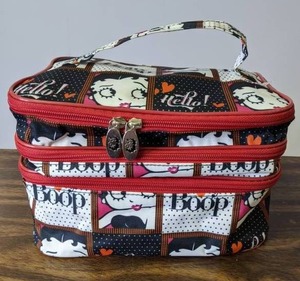 lot 476 image: Betty Boop Travel Toiletry Bag