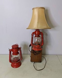 lot 447 image: Pair of Red Lanterns