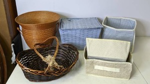lot 449 image: Assorted Baskets and Hampers
