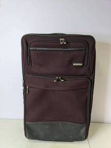 lot 450 image: Skyline Rolling Suitcase - As Is