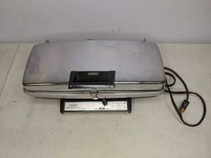 lot 371 image: Vintage Sunbeam Waffle Baker & Grill