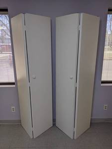 lot 377 image: Pair of Hinged Bi Fold Closet Doors