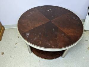 lot 463 image: Coffee Table