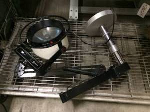 lot 22 image: WOW Retails Used $900 Medical Veterinarian Steris Amsco EXAMINER 10&nbspCeiling Mount&nbspSurgical Minor Surgery Exam Light Swing Arm - Super Condition