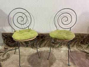 Super Cool Vintage Swirl Back Pair Iron &amp Wicker Woven Seats With Round Lime Green Seat Cushions - Good condition&nbsp&nbsp