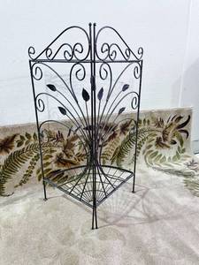 Lovely &amp Ornate Green Iron Collapsible Corner 2 Shelf Plant Stand - Excellent Condition