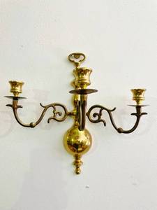 WOW Very Rare Vintage Colonial Williamsburg Heavy 3 Arm Ornate Brass Wall Sconces Candle Holders - Good Condition