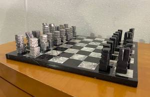 WOW Vintage 32 Pc Carved Black Onyx &amp Grey Marble Aztec Figures Chess Set with Board - Excellent Condition - Set It Complete