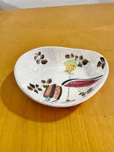 Fantastic Large Set Vintage NASCO Del Coronado Set Coffee Ginger Beer Caribbean Tropical Design Japan -Even Sugar Spoon Is There&nbspGreat Condition - No Chips With Exception Cruet Top Is Broken (2 pieces are still there and Cork has weared away)