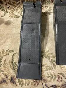 BLACK PLASTIC CAR RAMPS