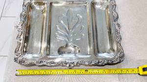 STUNNING &amp HIGHLY DECORATIVE EDGING VINTAGE SILVER PLATED 3-SECTION MEAT CARVING TRAY - GREAT CONDITION