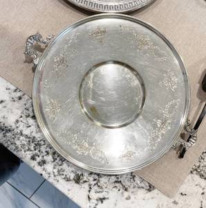 OH I LOVE THIS BEAUTIFUL PIECE ON THE RIGHT&nbsp SO LOVELY &amp DELICATE EMBELLISHMENTS TWO SILVER PLATED TRAYS- GREAT CONDITION&nbsp