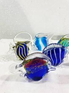 Lot Of 9 Beautiful &amp Colorful Art Glass School Of Fishes Sunfishes - Multiple Styles - Excellent Condition With Exception of The One In Front To The Right Has A Chipped Off Fin&nbsp&nbsp