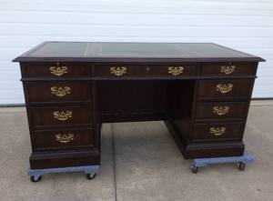 WOW Phenomenal Quality &amp Distinguished Style Sligh Furniture Executive Partner Desk WBonded Leather Top,&nbsp22-Karat Gold Tooling, Mahogany Finish, Brass Hardware, Slide Out Work Space On Opposite Side Of Desk, Locking &amp We Have The Key