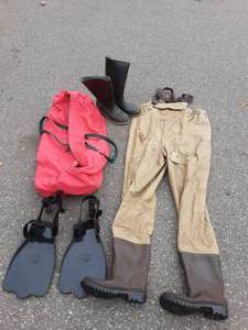 Cabelas Waders Size 11,Outcast Mud Flippers, Rubber Boots Size 11, Includes Duffel Bags