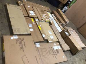 Lot of assorted Furniture, Panels and more see pictures customer returns