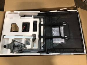 lot 9 image: Ridgid 12 Amp Corded 8 in. Tile Saw with Extended Rip missing Blade customer return open box see pictures