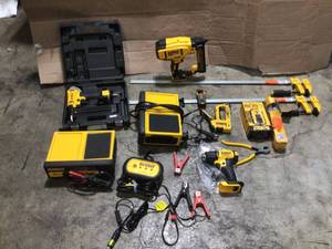 Lot of Dewalt tools  in working condition