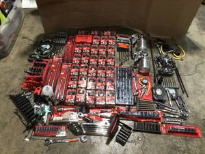 Lot of assorted Husky tools and accesories various kinds and conditions see pictures
