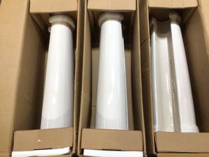 lot 1 image: Lot of 3 sink pedestal customer returns See Pictures