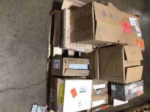 lot 2 image: Lot of mixed ceramic tile 20 boxes Customer Returns See Pictures