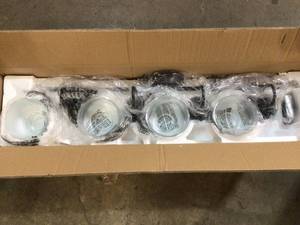 lot 9 image: Vanity Light Customer Returns See Pictures