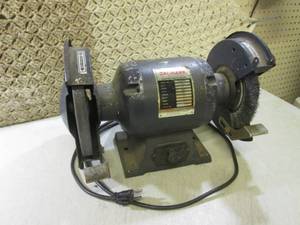 lot 21 image: (F-2) Cal-Hawk Heavy Duty 8 Bench ...