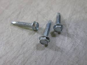 lot 67 image: (CSB) Large Bag Full of 1 Self Tap...