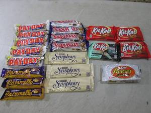 lot 111 image: (B-2) Assorted Candy Bars Past Date...