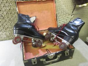 lot 135 image: (RM5) Vintage Pair of Douglass Snyd...