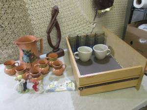 lot 138 image: (RM3) Assorted Vintage Ceramic Salt...