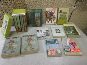 lot 144 image: (BSB) Lot of Assorted Vintage Boy S...