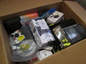 lot 162 image: (EW4) Big Box Full of Assorted Auto...