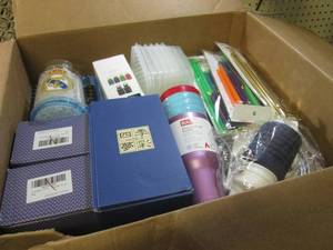 lot 171 image: (EW5) Big Box Full of Assorted Kitc...