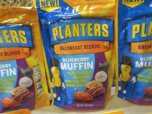 lot 213 image: (B-2) 6 Bags of Planters Breakfast ...