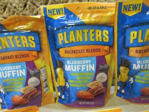 lot 215 image: (B-2) 6 Bags of Planters Breakfast ...