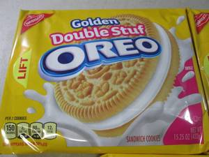 lot 233 image: (B-1) 3 Packs of Golden Double Stuf...