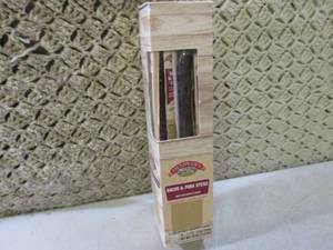 lot 250 image: (B-2) Box of 16 Bacon & Pork Smoked...