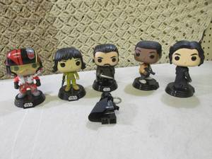 lot 277 image: (F-0) Star Wars Bobble Heads and Ke...