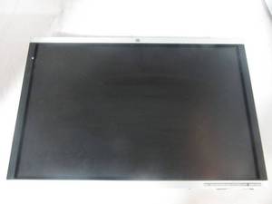 lot 100 image: HP LA2405x 