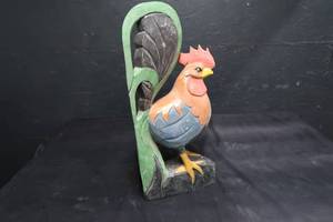 lot 19 image: WOODEN ROOSTER STATUE