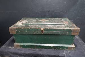 lot 45 image: VINTAGE POSSIBLE ANITQUE FOOTLOCKER