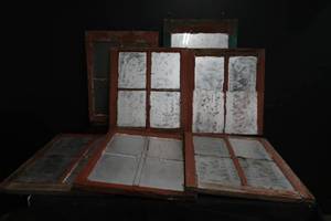 lot 49 image: OLD BARN WINDOWS