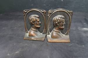 lot 56 image: COLLECTOR BOOK HOLDER