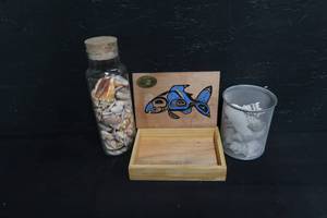 lot 59 image: SEASHELL COLLECTION AND STORAGE BOX